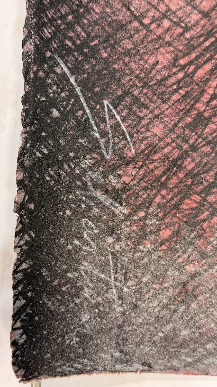 Detalle de firma — Mujer sentada